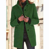 model draagt comfortabele lange trenchcoat jas voor dames herfstjas winterjas met knopen en hoge hals