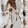 model draagt lange trenchcoat jas voor dames met knopen jas voor de herfst jas en winterjas voor dames met knopen