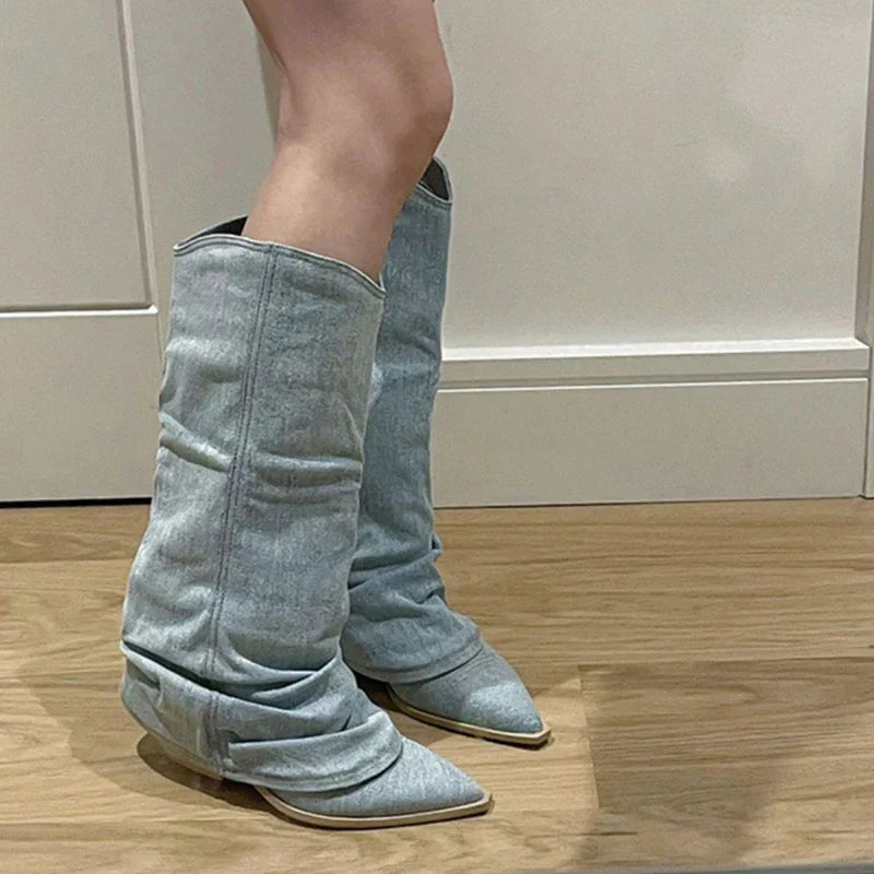 model draagt elegante knie laarzen voor vrouwen dames cowboy boots