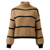 model draagt comfortabele turtleneck sweater coltrui van wol voor dames met strepen en lange mouwen 