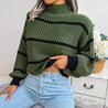 model draagt comfortabele turtleneck sweater coltrui van wol voor dames met strepen en lange mouwen 