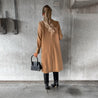 model draagt elegante trenchcoat jas voor dames lange jas met nopen wind en waterdicht winterjas voor dames