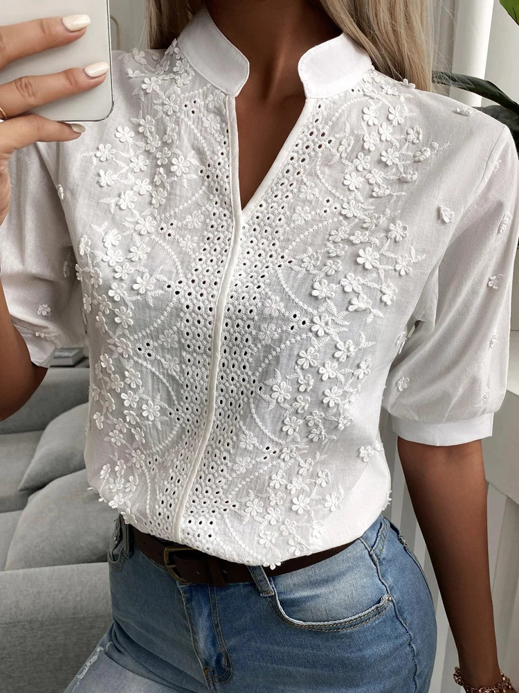 qxqbZomer-Gebloemd-Borduurwerk-Kant-Blouse-Mode-Vrouwen-V-Hals-Casual-Shirt-Chique-Korte-Mouw-Holle-Tops.jpg