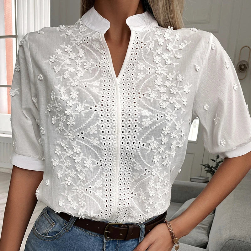 uCTqZomer-Gebloemd-Borduurwerk-Kant-Blouse-Mode-Vrouwen-V-Hals-Casual-Shirt-Chique-Korte-Mouw-Holle-Tops.jpg